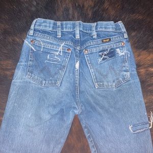 Distressed Men’s Wrangler Jeans!!